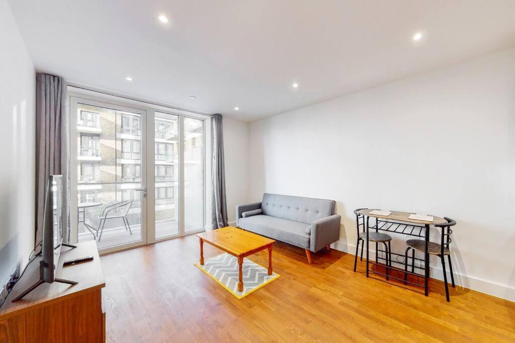 لندن Lovely 1 Bedroom In Royal Arsenal Riverside المظهر الخارجي الصورة